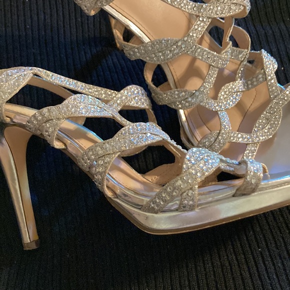 Shoes - Picture 4 of 9